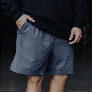 DIXXON Men‘s 7“ Gym Shorts in Color Charcoal Size Small